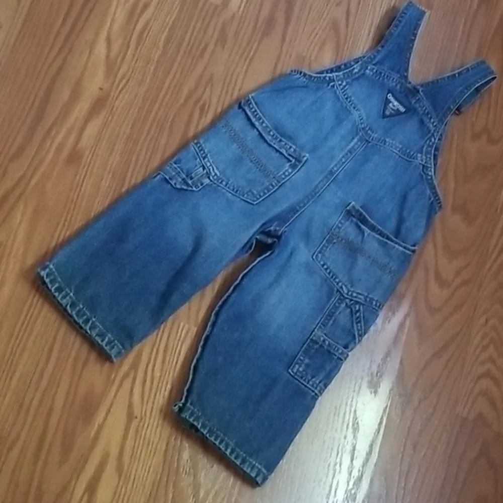 Oshkosh‎ B gosh overalls size